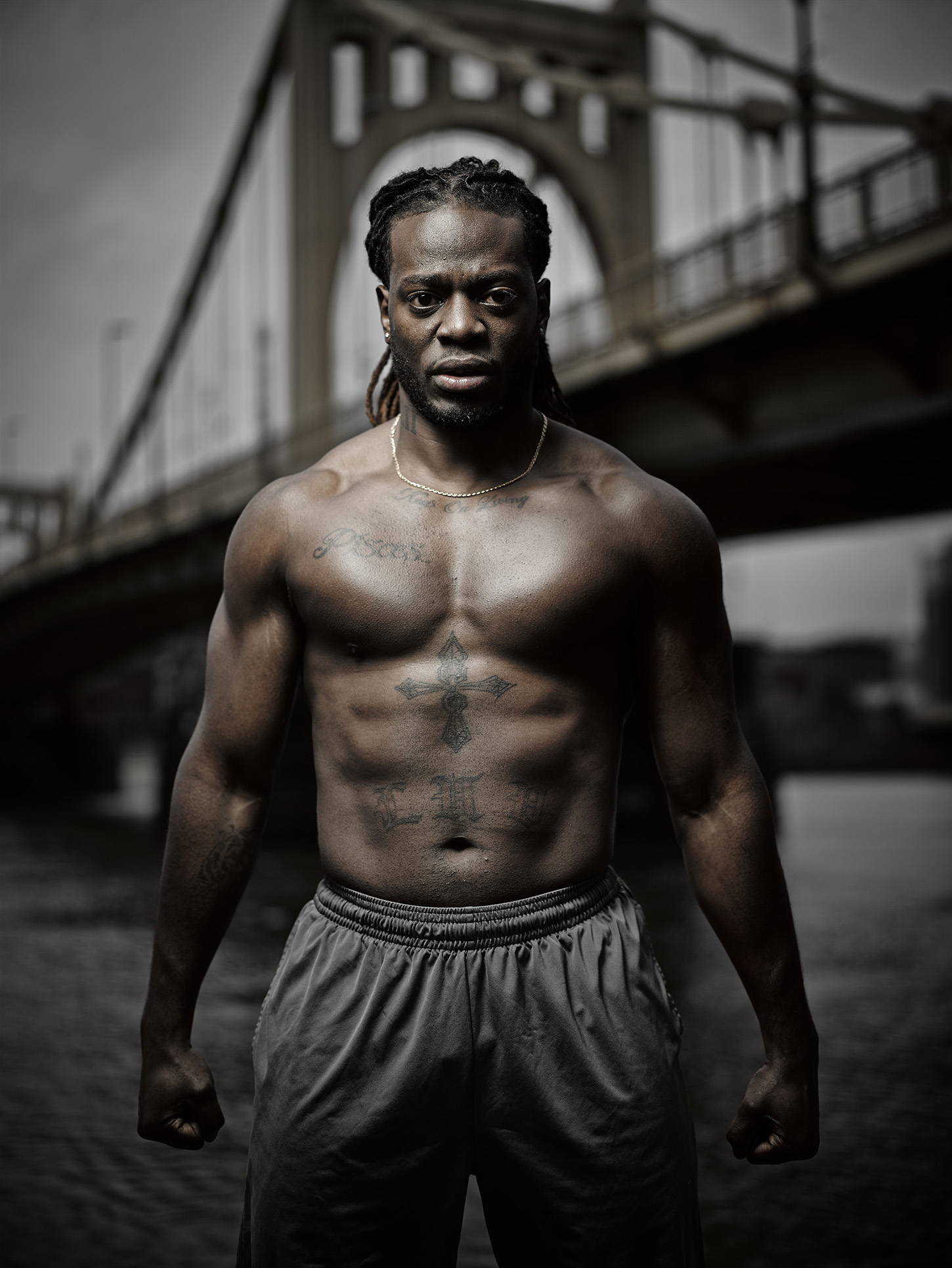 Outdoor fitness lifestyle photography in an urban setting by Travis Neely Photography